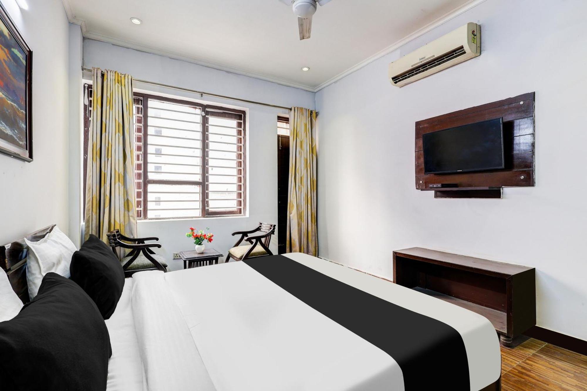 ホテル Super Townhouse Sector 38 Gurgaon Near Medanta エクステリア 写真