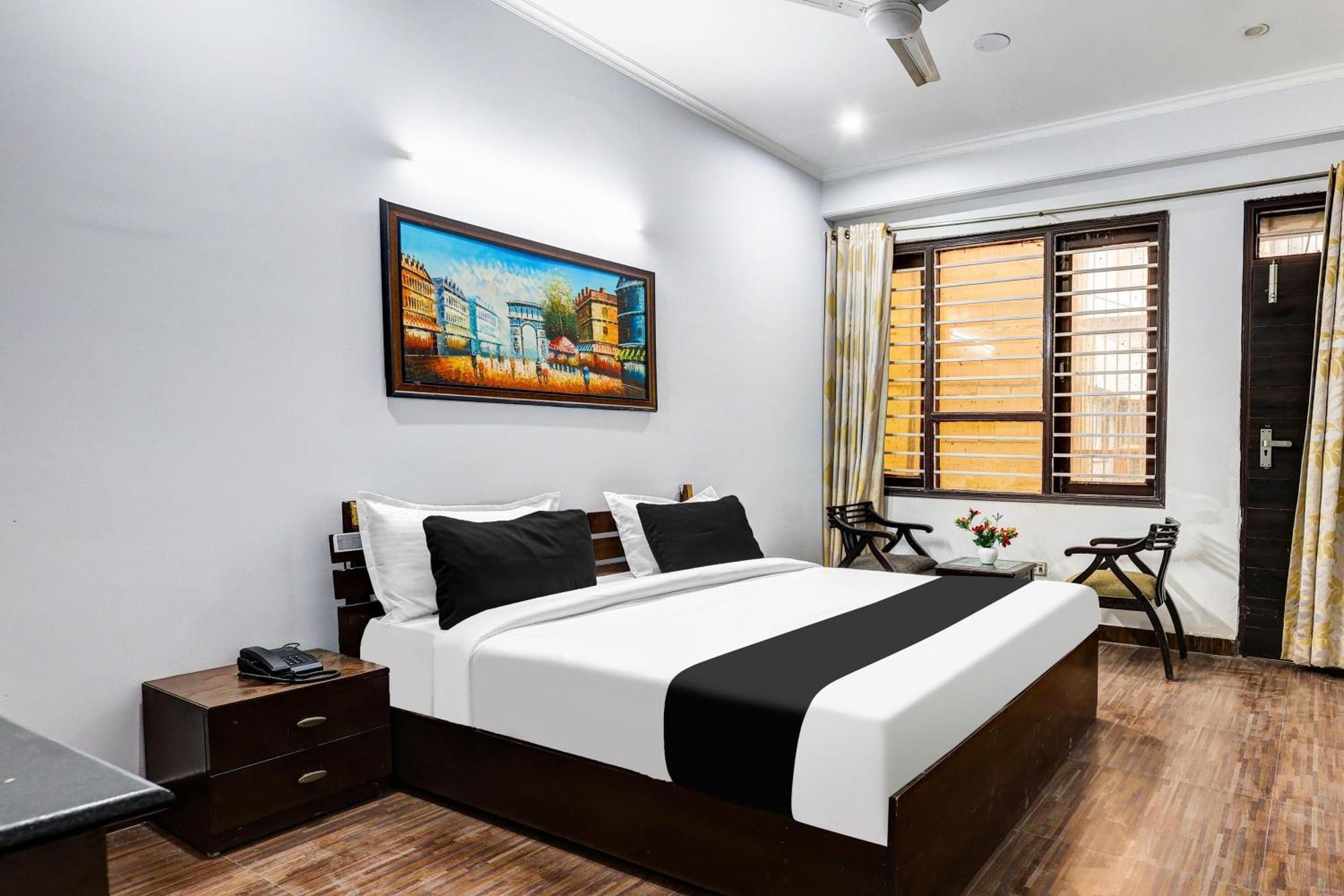 ホテル Super Townhouse Sector 38 Gurgaon Near Medanta エクステリア 写真
