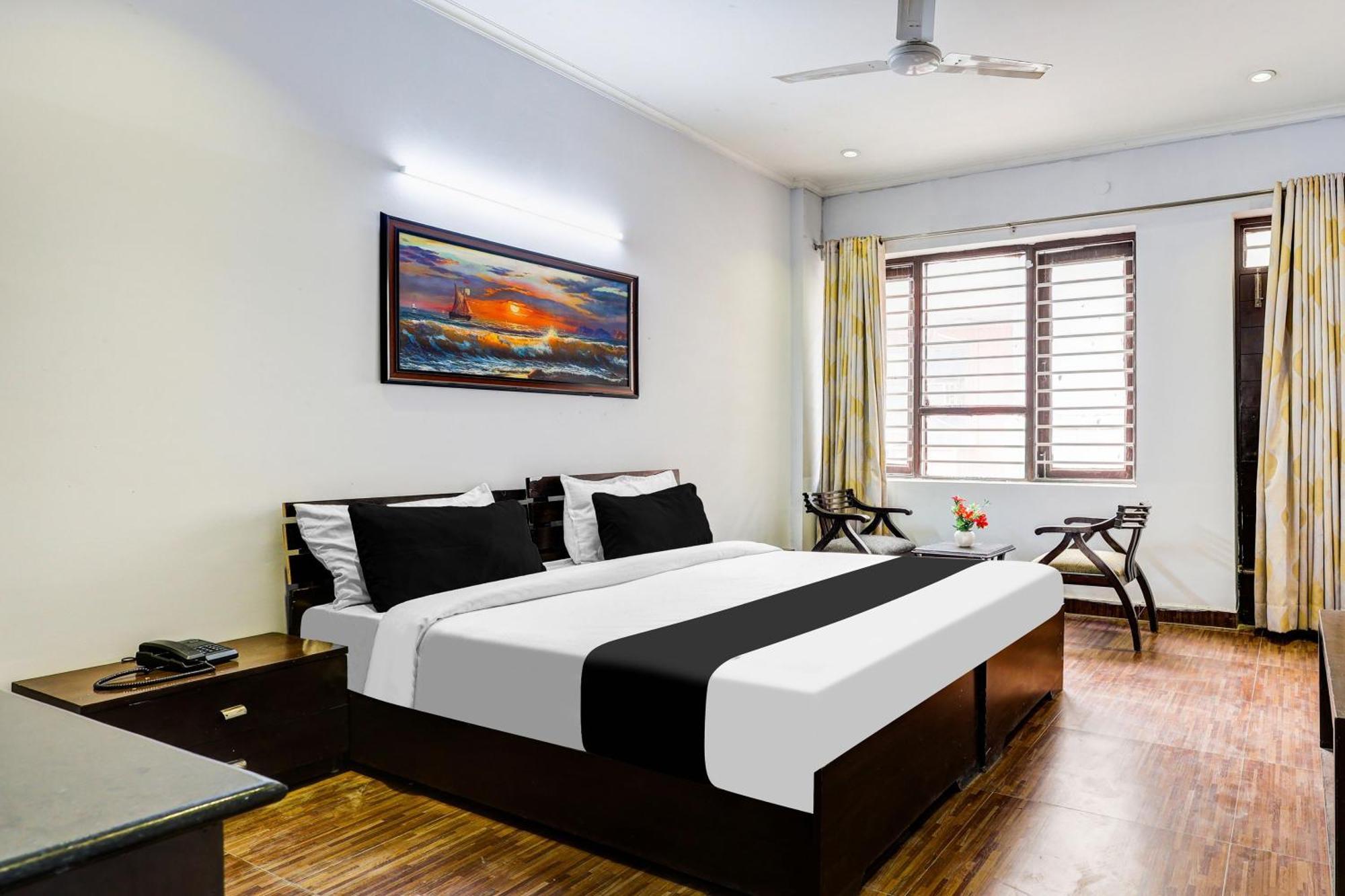 ホテル Super Townhouse Sector 38 Gurgaon Near Medanta エクステリア 写真
