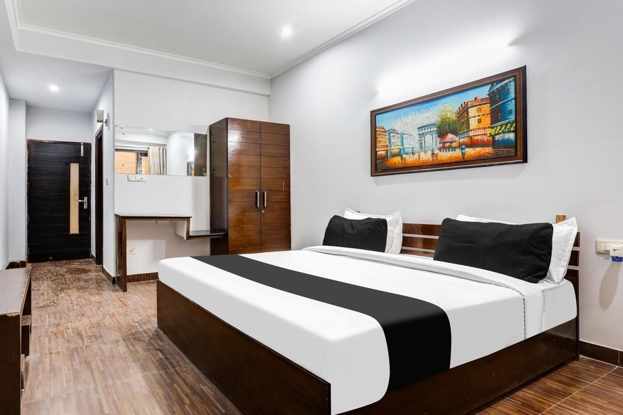 ホテル Super Townhouse Sector 38 Gurgaon Near Medanta エクステリア 写真